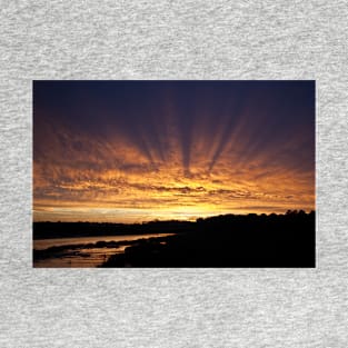 'Sun Blast' - dawn over a river bend T-Shirt